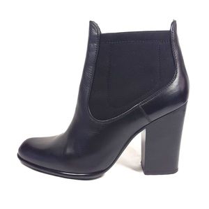 Stuart Weitzman Black Leather Chelsea Boots